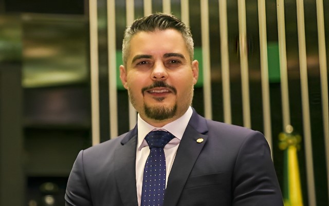 Deputado Thiago Flores será entrevistado nesta sexta feira 23 no Cast