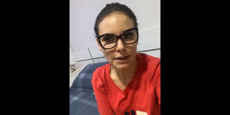 Carla Redano afirma que não autorizou compra de celulares, mas equipe da Câmara deu andamento no processo Carla Redano afirma que não autorizou compra de celulares, mas equipe da Câmara deu andamento no processo