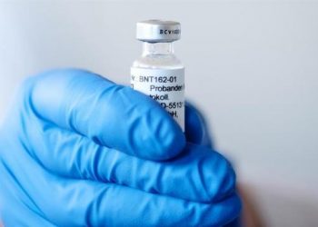 Vacina da Pfizer foi aprovada sem omitir procedimentos, diz agência