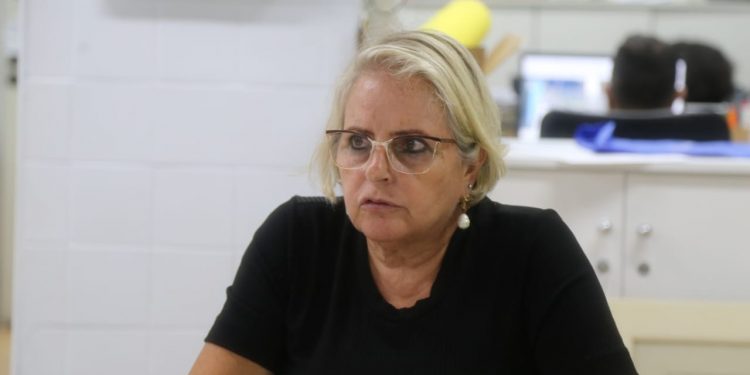 Especialista em saúde da Anvisa fala sobre demora em aprovação de vacinas: “Eles querem certezas”