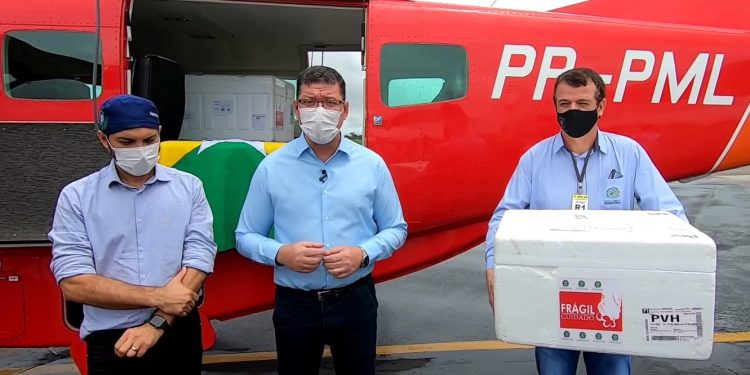 Coronel Marcos Rocha decide aparecer para entregar vacinas contra o coronavírus Coronel Marcos Rocha decide aparecer para entregar vacinas contra o coronavírus