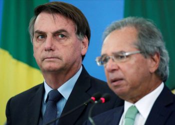 Bolsonaro afirma que o Brasil está ‘quebrado’ e culpa covid-19