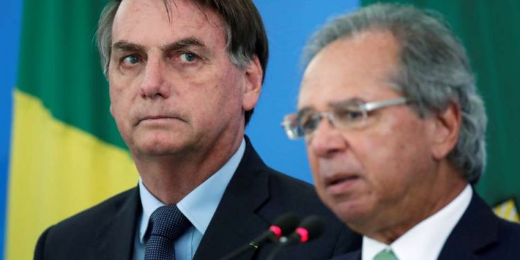 Bolsonaro afirma que o Brasil está ‘quebrado’ e culpa covid-19 Bolsonaro afirma que o Brasil está ‘quebrado’ e culpa covid-19