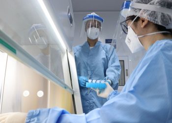 Fiocruz deve iniciar produção da vacina de Oxford em 20 de janeiro