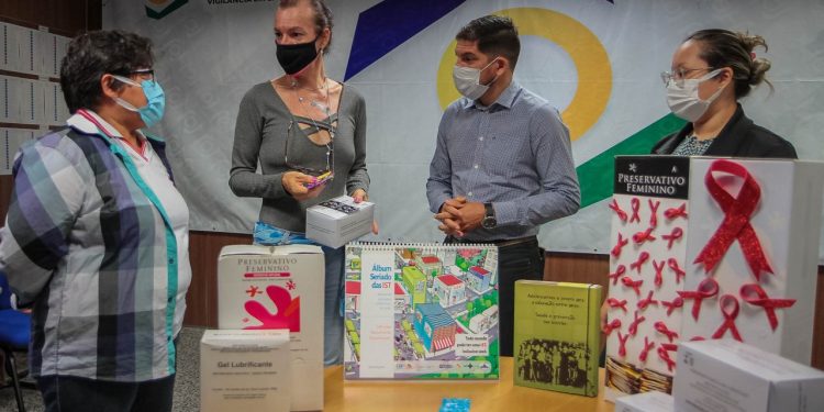 Agevisa entrega preservativos e insumos à comunidade de gênero