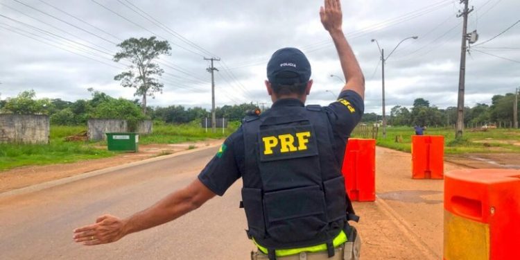 PRF nega fechamento de rodovias federais em Rondônia PRF nega fechamento de rodovias federais em Rondônia