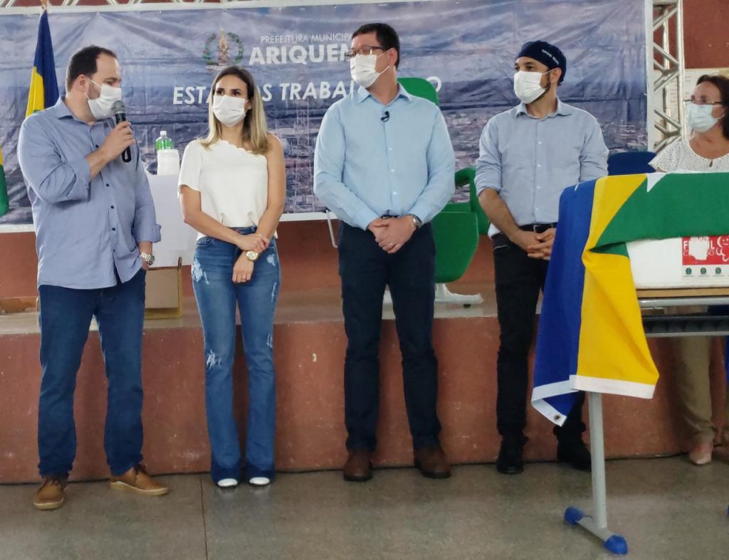 Alex Redano acompanha entrega da vacina contra o coronavírus aos municípios do Vale do Jamari Alex Redano acompanha entrega da vacina contra o coronavírus aos municípios do Vale do Jamari