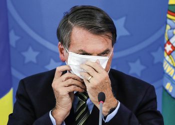 Aprovação a Bolsonaro despenca de 37% para 26% em dias, diz pesquisa