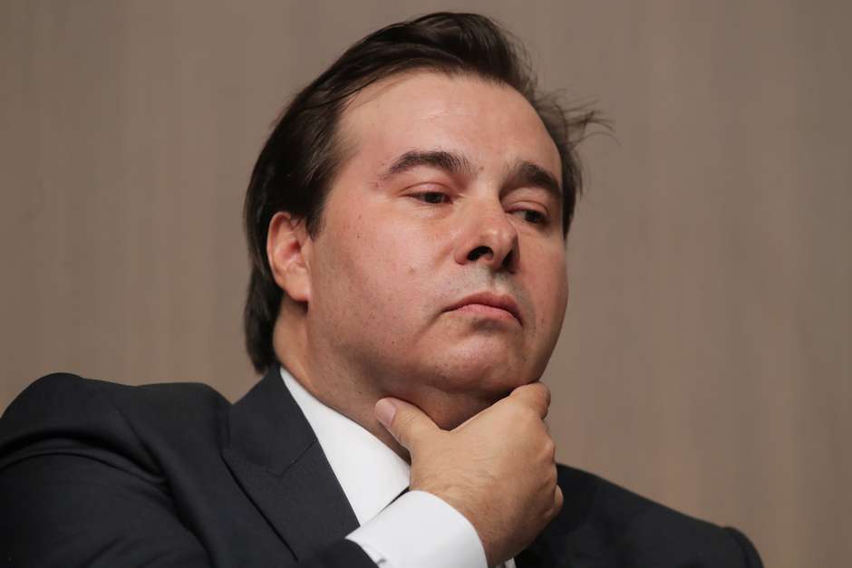 Boicotado em Brasília, Maia se irrita e ameaça com impeachment de Bolsonaro Boicotado em Brasília, Maia se irrita e ameaça com impeachment de Bolsonaro