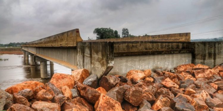 Governo avança em obra de encabeçamento da ponte sobre o rio Jamari, em Ariquemes Governo avança em obra de encabeçamento da ponte sobre o rio Jamari, em Ariquemes