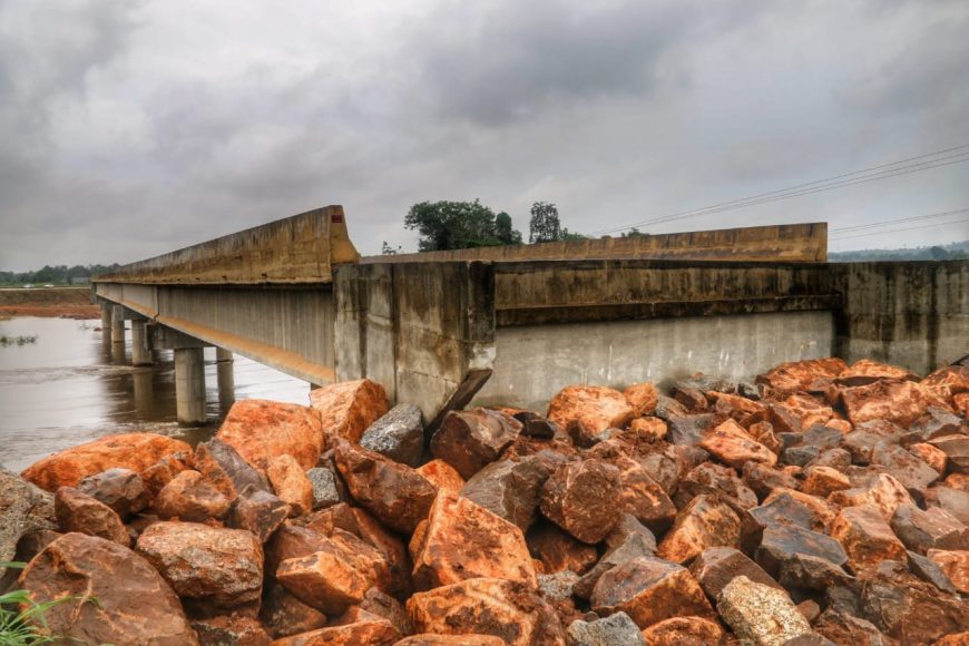 Governo avança em obra de encabeçamento da ponte sobre o rio Jamari, em Ariquemes Governo avança em obra de encabeçamento da ponte sobre o rio Jamari, em Ariquemes
