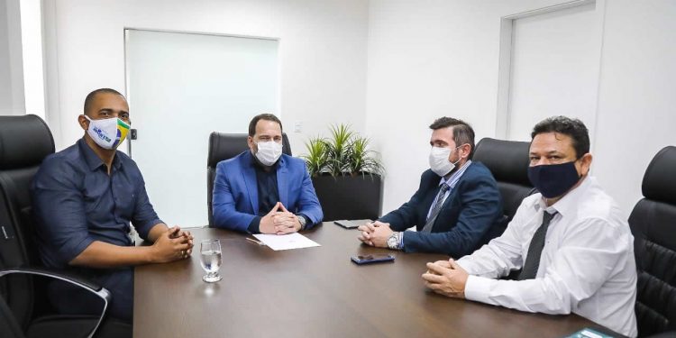 Alex Redano assegura emenda para compra de tubos para substituir pontes de madeira em Cacoal