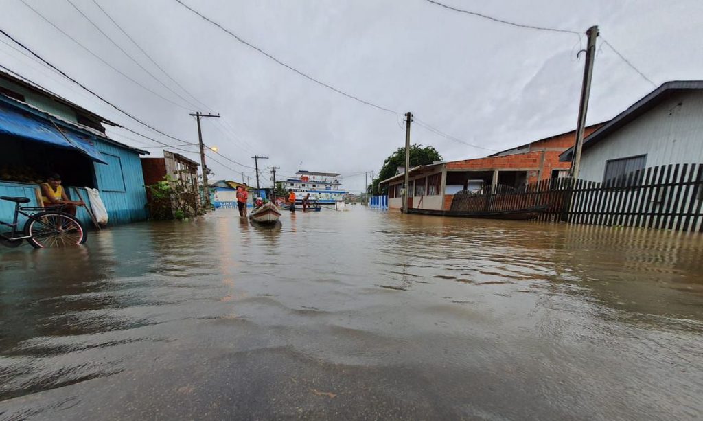 Rio Branco decreta situação de emergência devido à cheia do Rio Acre Rio Branco decreta situação de emergência devido à cheia do Rio Acre