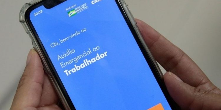 Auxílio emergencial deve ser de até quatro parcelas de R$ 250