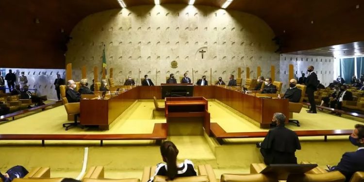 STF autoriza importação de vacinas sem aval da Anvisa STF autoriza importação de vacinas sem aval da Anvisa