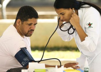 ANS determina que planos cubram novos remédios, exames e cirurgias