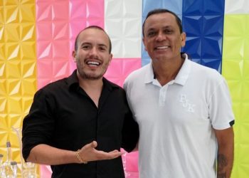 Em entrevista a Júnior Pacheco, cantor Frank Aguiar mostra nova decoração de sua mansão em SBC