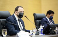 Alex Redano defende compra de vacinas e multa para quem descumprir protocolos de saúde Alex Redano defende compra de vacinas e multa para quem descumprir protocolos de saúde