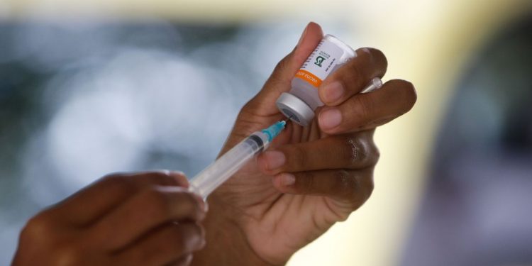 Ministério distribui mais 2,6 milhões de doses da CoronaVac Ministério distribui mais 2,6 milhões de doses da CoronaVac