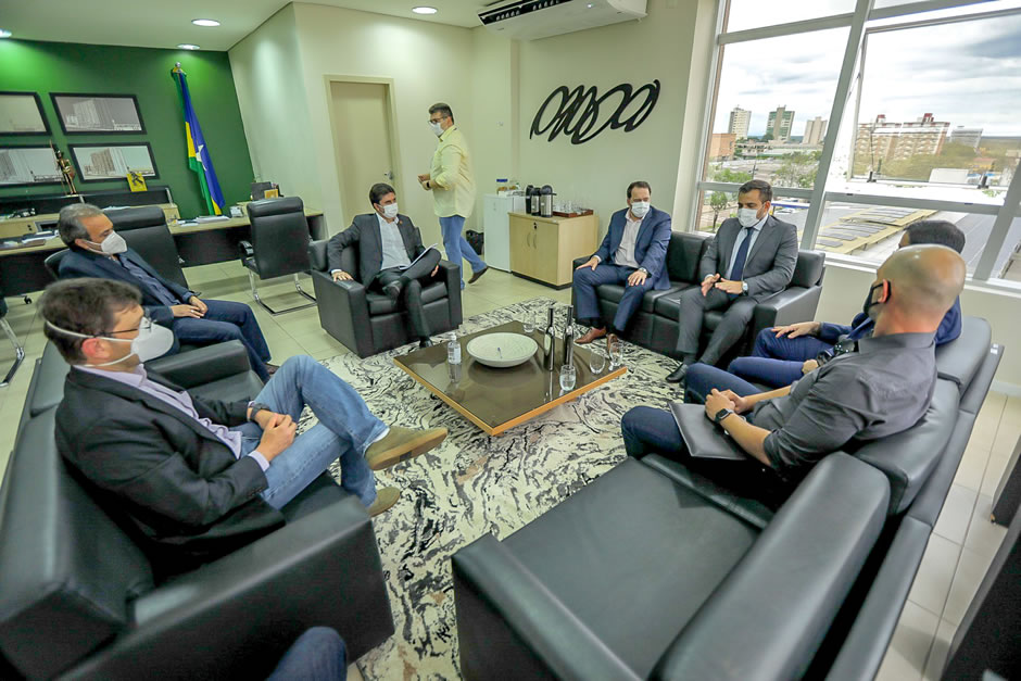 Presidente Alex Redano se reúne com dirigentes de poderes e instituições Presidente Alex Redano se reúne com dirigentes de poderes e instituições