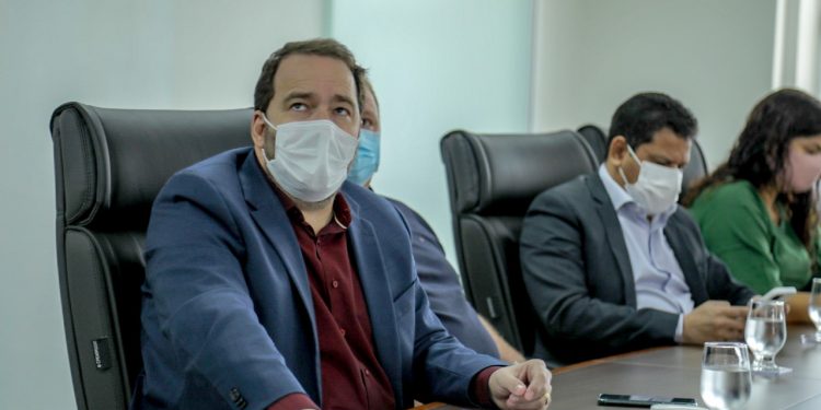 Alex Redano destaca medidas para evitar falta de oxigênio na rede hospitalar