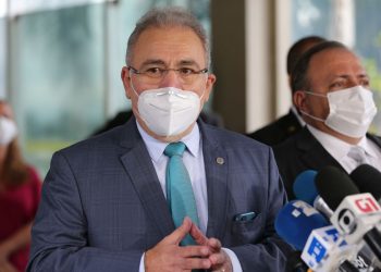 Novo ministro defende distanciamento social para reduzir morte por covid-19