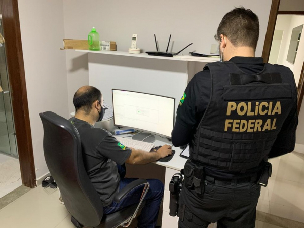 Polícia Federal prende hacker suspeito do maior vazamento de dados do Brasil Polícia Federal prende hacker suspeito do maior vazamento de dados do Brasil