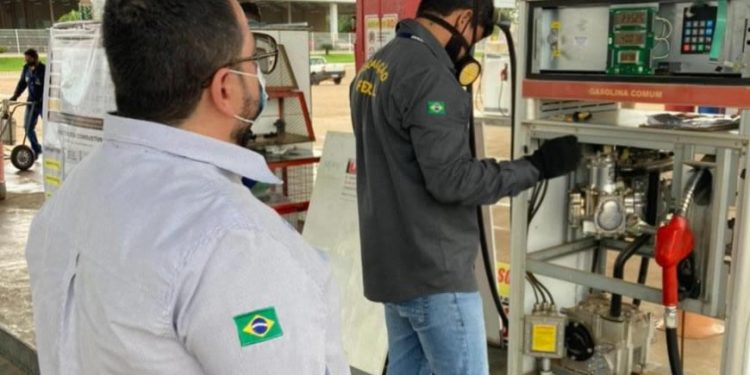 Ipem faz vistorias de rotina em postos de combustíveis de Ariquemes