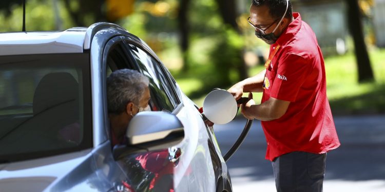 Celulares podem ajudar no combate a fraudes em bombas de combustíveis