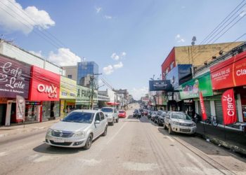 Juíza suspende decretos que permitem abertura de igrejas, restaurantes e comércio na Páscoa