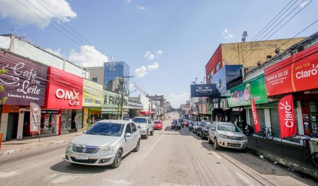 Juíza suspende decretos que permitem abertura de igrejas, restaurantes e comércio na Páscoa