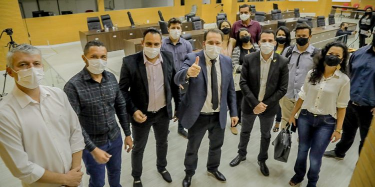 Assembleia Legislativa apresenta propostas para contratação de médicos formados no exterior Assembleia Legislativa apresenta propostas para contratação de médicos formados no exterior