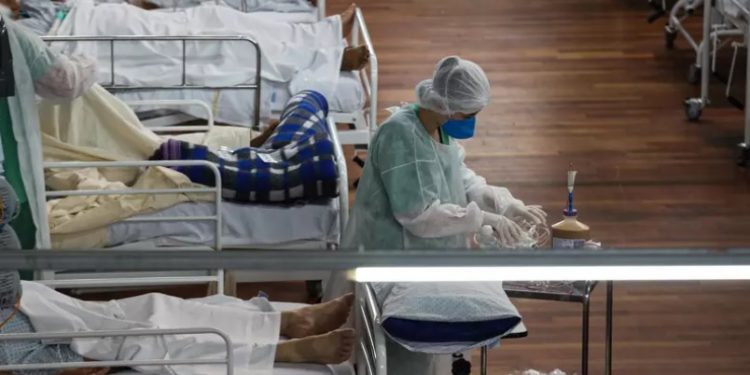 Dados da Fiocruz indicam a circulação de 92 cepas do coronavírus no Brasil