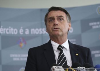 Acuado com CPI do Covid, Bolsonaro critica ministro do STF: “Falta-lhe coragem moral e sobra-lhe imprópria militância política”