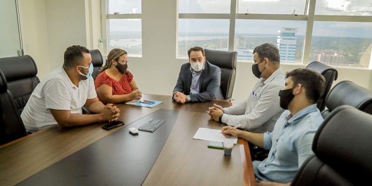 Alex Redano destina R$ 300 mil para compra de tubos e patrolamento de estradas em Cacaulândia