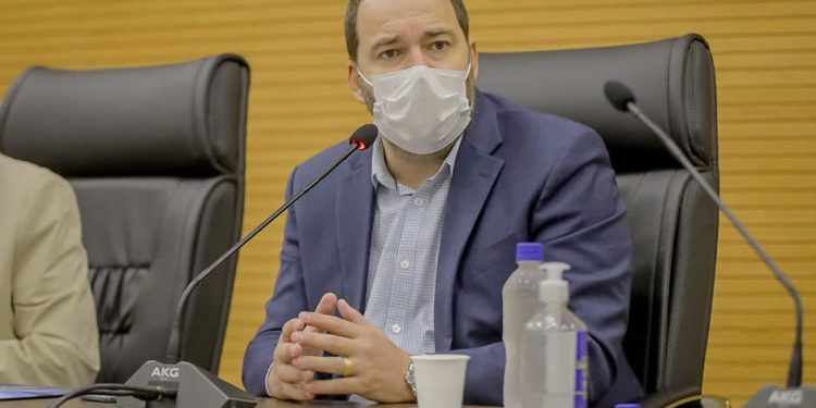 Alex Redano garante que a Assembleia Legislativa está do lado do produtor de leite Alex Redano garante que a Assembleia Legislativa está do lado do produtor de leite
