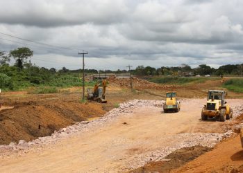 DER intensifica trabalhos de conclusão de cabeceiras da ponte sobre o rio Jamari