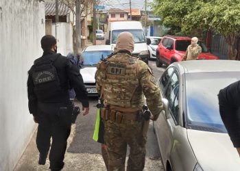 Polícia Federal cumpre mandados contra organização criminosa em Ariquemes
