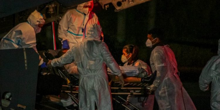 Dos 161 pacientes com covid-19 transferidos para outros estados, 115 receberam alta hospitalar