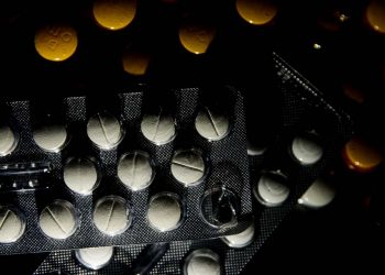 Anvisa alerta para riscos da automedicação