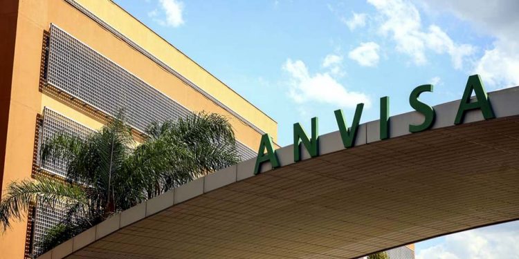 Ministério da Saúde pede autorização à Anvisa para importar vacina