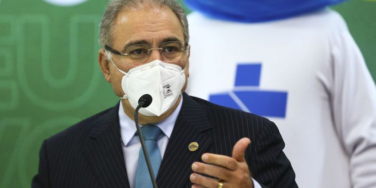 Brasil recebe lote com 4 milhões de doses de vacina no fim de semana Brasil recebe lote com 4 milhões de doses de vacina no fim de semana