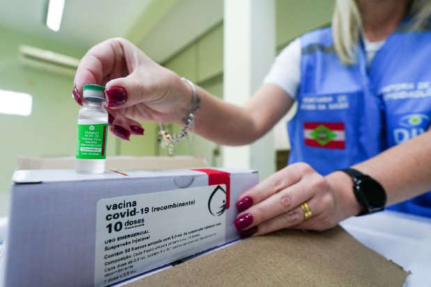 Entrega de vacinas será 27% maior do que o mês passado, prevê governo Entrega de vacinas será 27% maior do que o mês passado, prevê governo