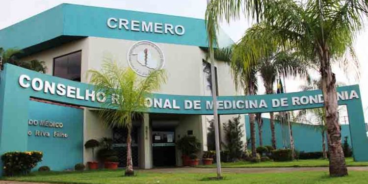Cremero vai à Justiça contra lei que autoriza contratação de médicos sem o Revalida Cremero vai à Justiça contra lei que autoriza contratação de médicos sem o Revalida