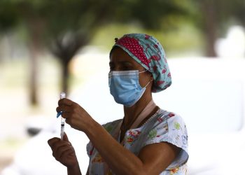 Covid-19: empresa chinesa entra com pedido de autorização para vacina