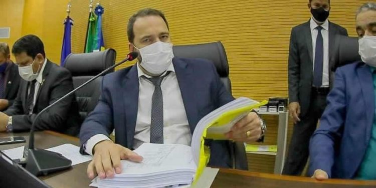 Alex Redano comemora sanção do governador à lei que altera áreas de reservas Alex Redano comemora sanção do governador à lei que altera áreas de reservas