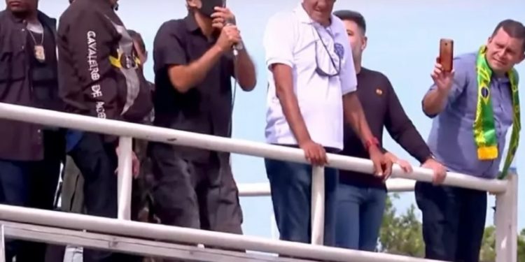 Ex-policial do Bope treina para virar ‘Max Bolsonaro’ em 2022 Ex-policial do Bope treina para virar ‘Max Bolsonaro’ em 2022