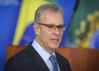 “Não há risco de racionamento de energia”, diz ministro