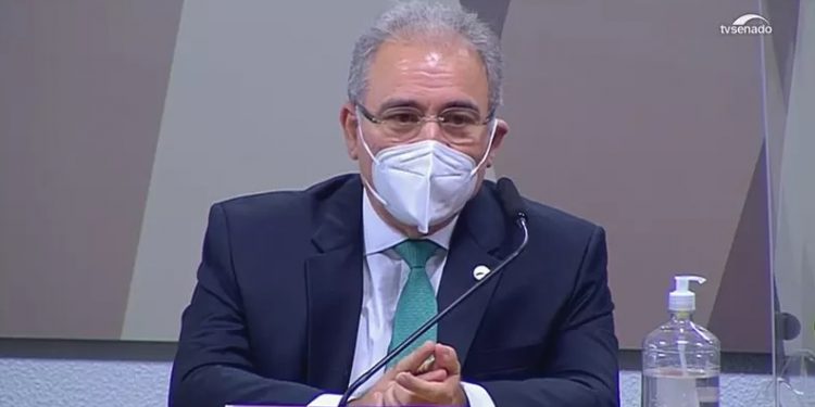 Queiroga diz que sucesso da vacinação é fundamental para o retorno da economia Queiroga diz que sucesso da vacinação é fundamental para o retorno da economia