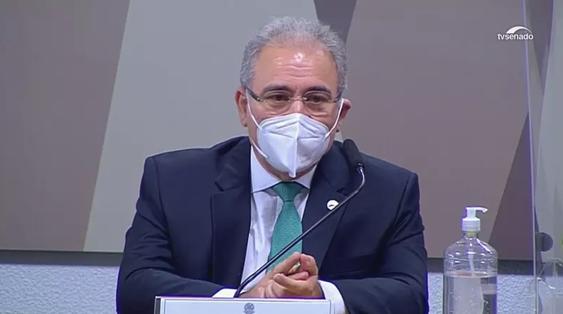 Queiroga diz que sucesso da vacinação é fundamental para o retorno da economia Queiroga diz que sucesso da vacinação é fundamental para o retorno da economia